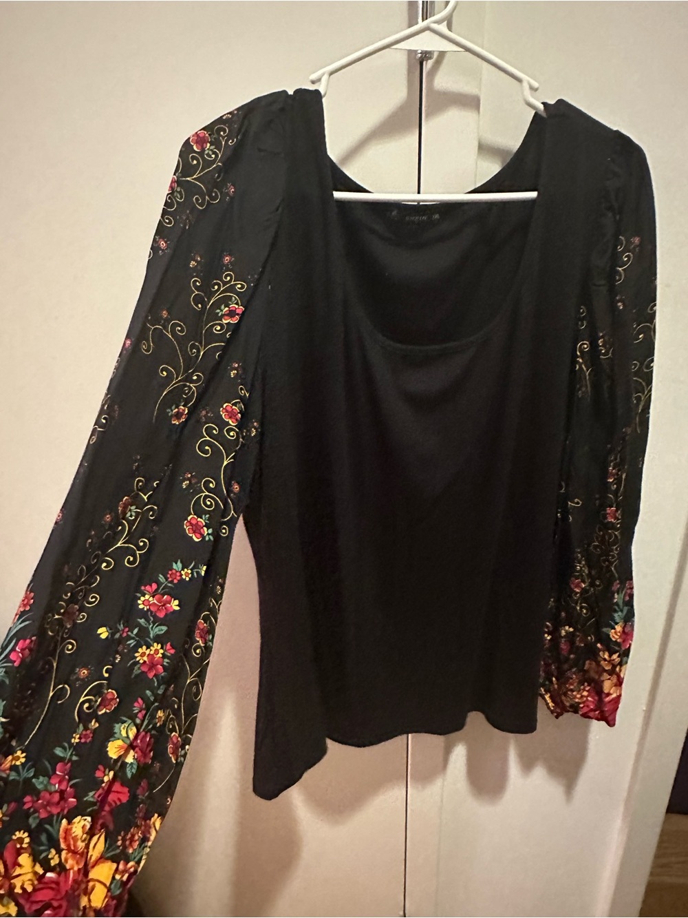 SHEIN Black Blouse with Floral Print Long Sleeves